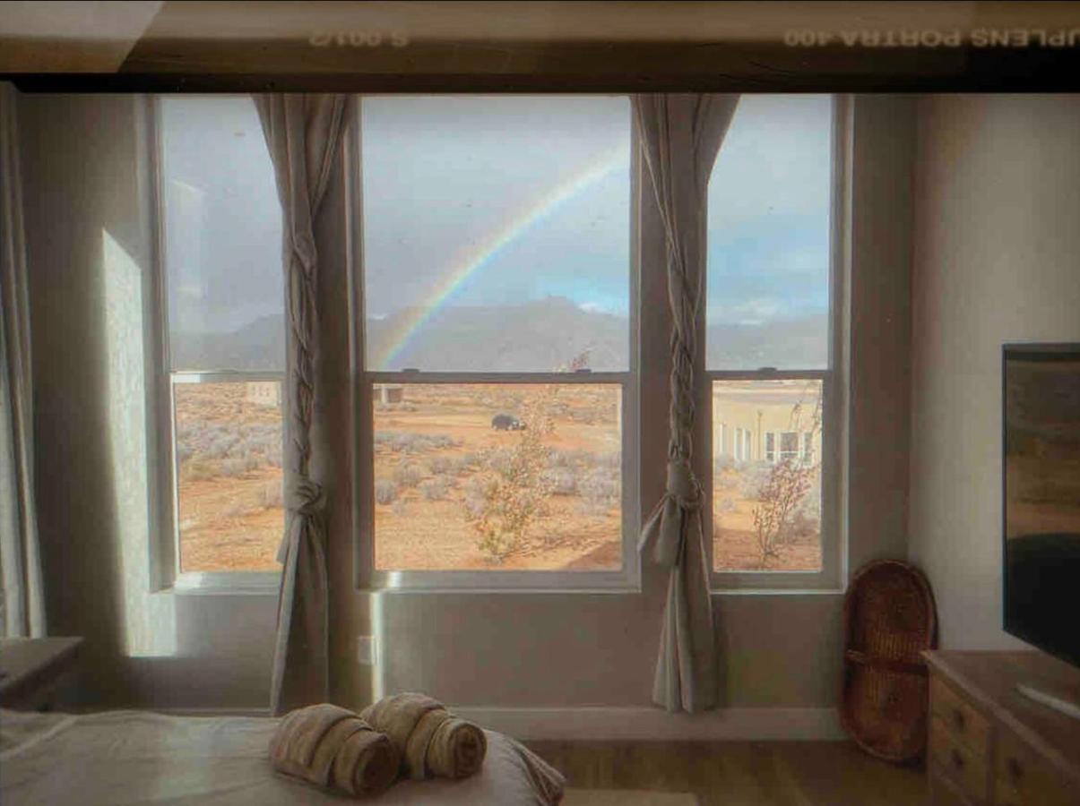 Page Arizona Border Town- Grand Serenity Room With Mesa Views Big Water Exterior photo