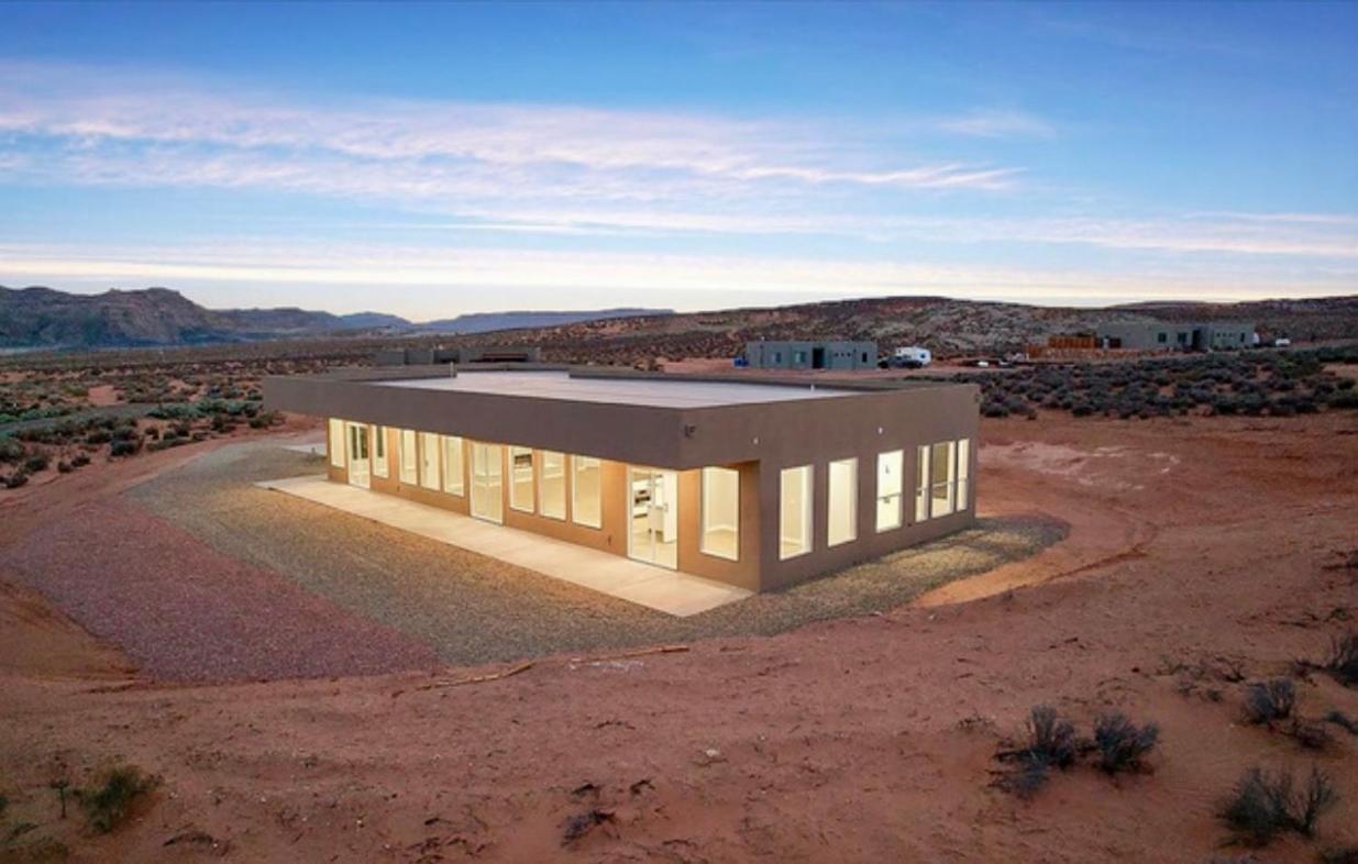 Page Arizona Border Town- Grand Serenity Room With Mesa Views Big Water Exterior photo